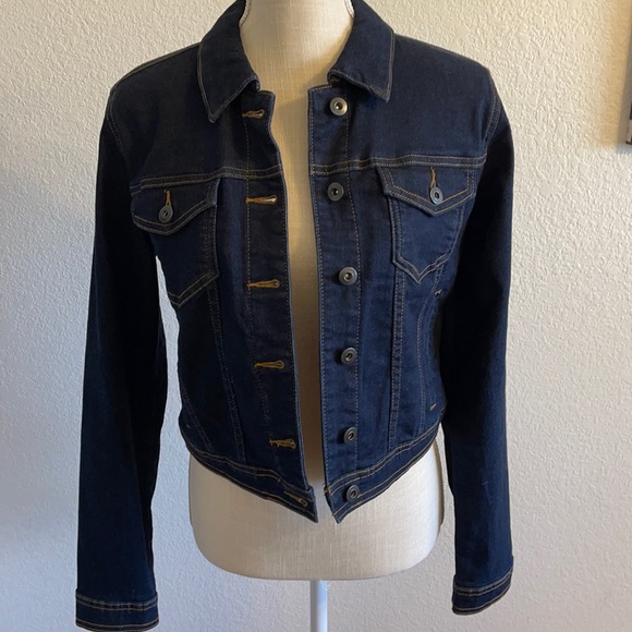 JustFab Jackets & Blazers - ♦️ 3/$35 JustFab Ladies Denim Jacket